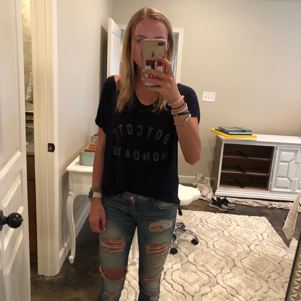 Navy “boycott Monday’s” graphic tee